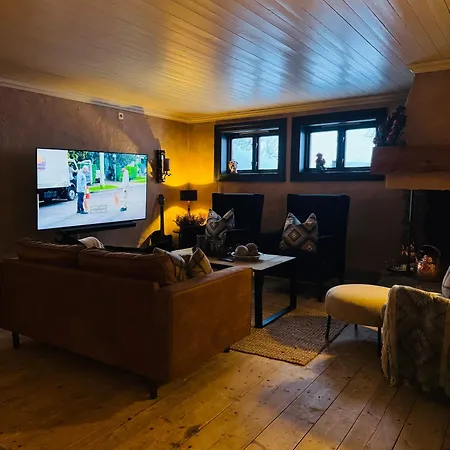 Feriehus Lun Og Koselig Pa Fjellet, Med Badstu